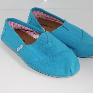 XOXO Youth Girls Size 3 Blue Slip-On Flat Comfort Shoes